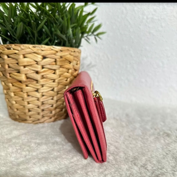 Authentic Prada wallet - Picture 2 of 7